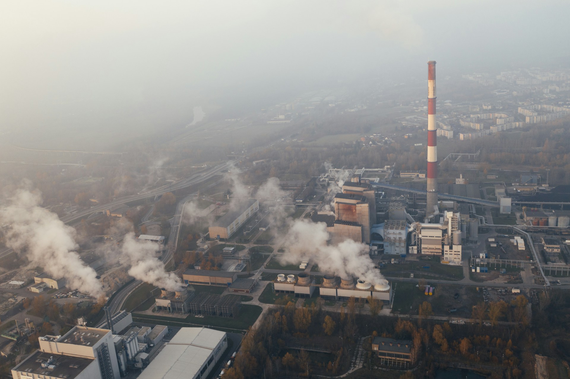 Health and economic co-benefits of stringent air quality related climate policies